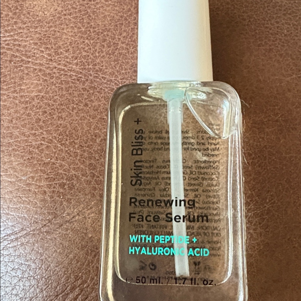 Renewing Face Serum‎ with Peptide & Hyaluronic Acid — Clear - Picture 3 of 4